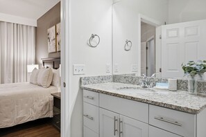 House (4 Bedrooms) | Bathroom - Beautiful Home, Themed Rooms, Prime Location (Kissimmee)
