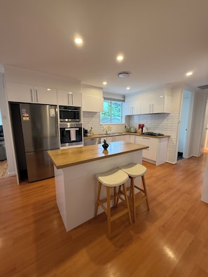 Private kitchen - Duffy Family House: 3BR, 4B, Pet-
Friendly Big Yard
Entire home in Duffy ACT (Duffy)