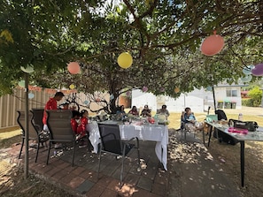 Outdoor dining - Duffy Family House: 3BR, 4B, Pet-
Friendly Big Yard
Entire home in Duffy ACT (Duffy)