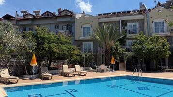 Seasonal outdoor pool
