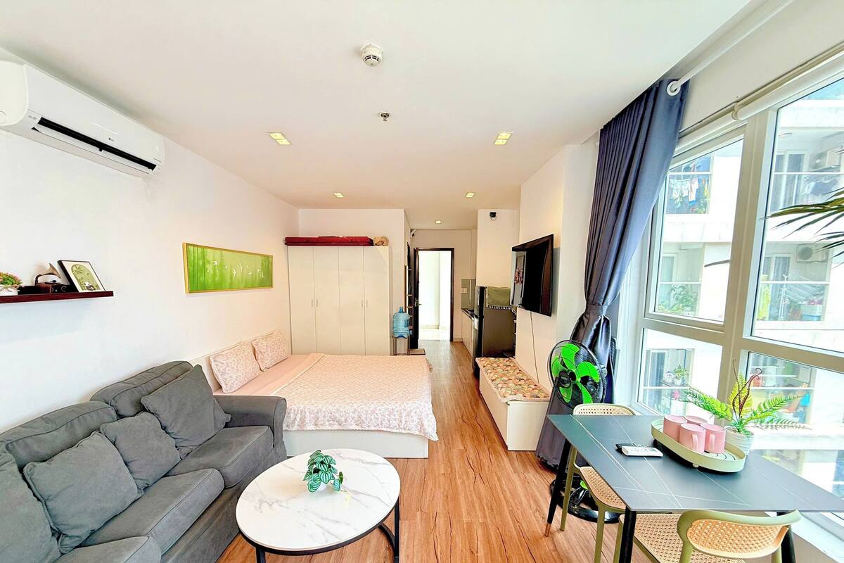 Apartemen Keluarga, 2 Tempat Tidur Queen, pemandangan halaman | Wi-Fi gratis dan seprai linen