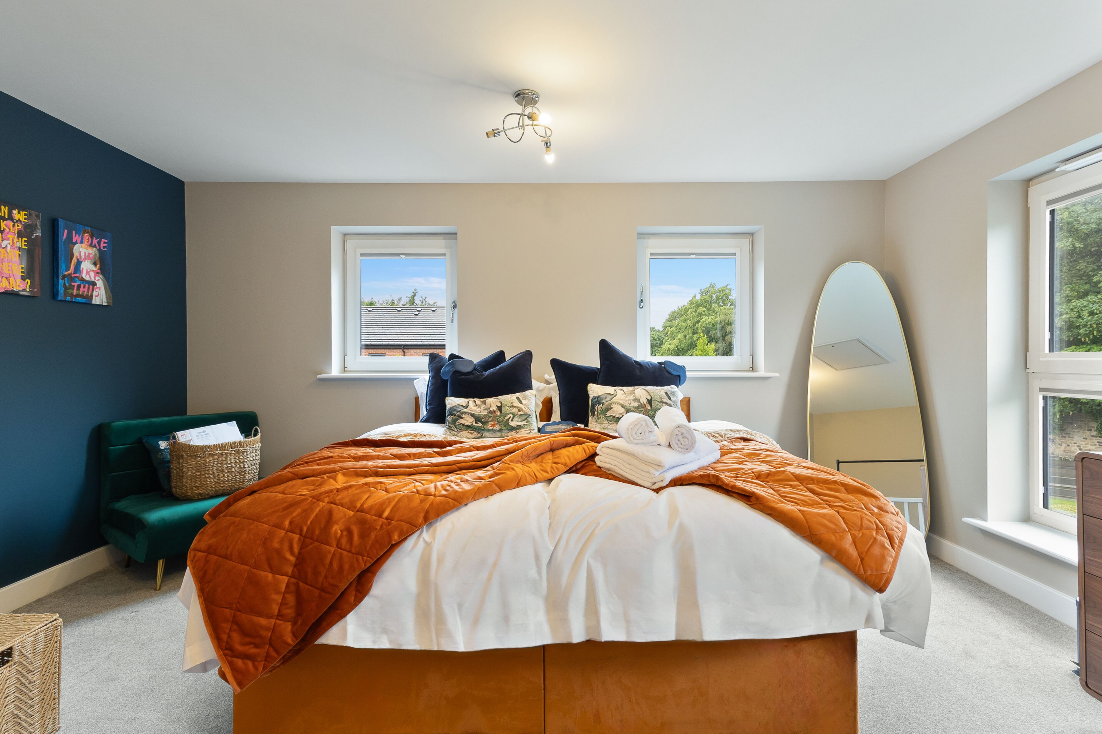 2 bedrooms, iron/ironing board, Internet, bed sheets