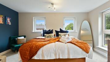 2 bedrooms, iron/ironing board, Internet, bed sheets