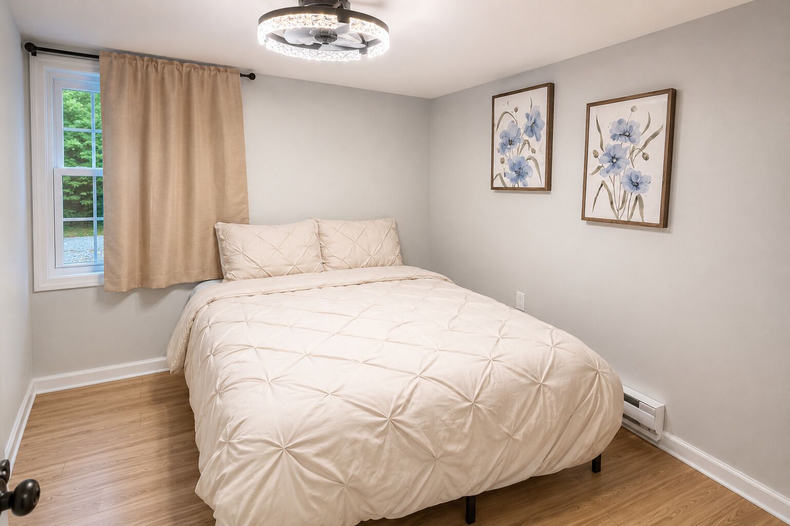 2 chambres, fer et planche à repasser, Wi-Fi gratuit, draps fournis