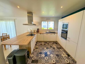 Apartment | Private kitchen - 3BR Coastal Home With Garden & Terrace (Plouguerneau)