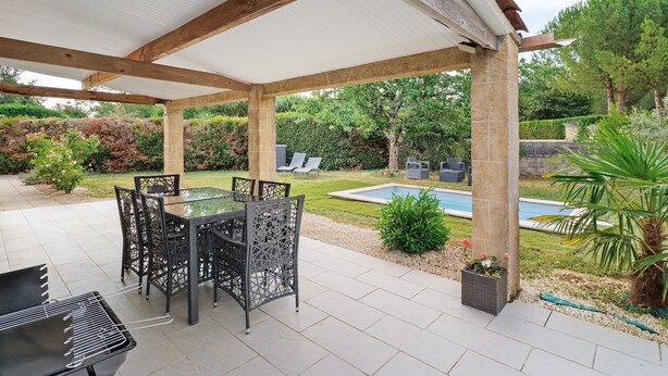 Outdoor dining - Périgord House: Private Terrace, Wi-Fi & Air Conditioning (Pazayac)