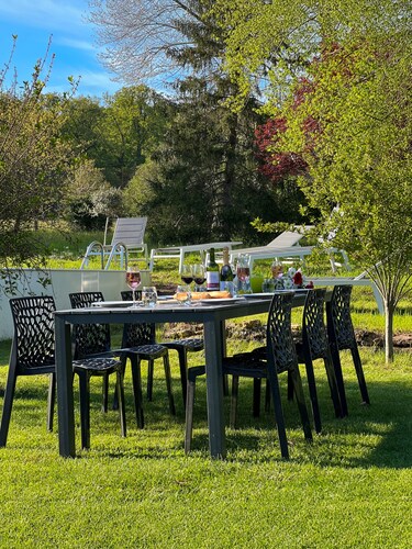 Country House 'Maison Le Bonheur' with Private Pool, Garden, and Wi-Fi
