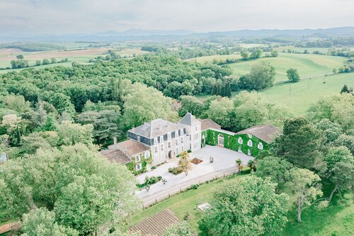 A peaceful family retreat surrounded by nature - 6-bedroom apartment