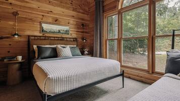 Desk, iron/ironing board, travel cot, Internet