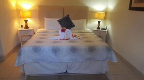 Ferros/tábuas de passar roupa, Wi-Fi, roupa de cama