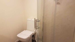 Bathroom - Family Room En-suite (Llandudno)