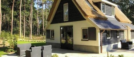 Villa | Exterior