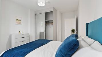 2 bedrooms, iron/ironing board, bed sheets