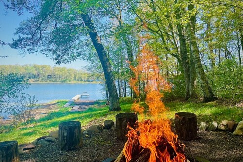 The Loon`s Nest | Cottage on private Point Lake