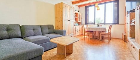 Smart-TV, Kamin, Stereoanlage