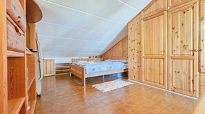 Iron/ironing board, WiFi, bed sheets - Mareda Apartment (Mareda)