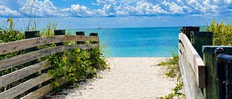 Beach nearby, sun-loungers, beach towels