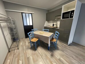 Dining - Bed and Breakfast 'La Cascade' with Mountain View, Balcony and Wi-Fi (La Bourboule)