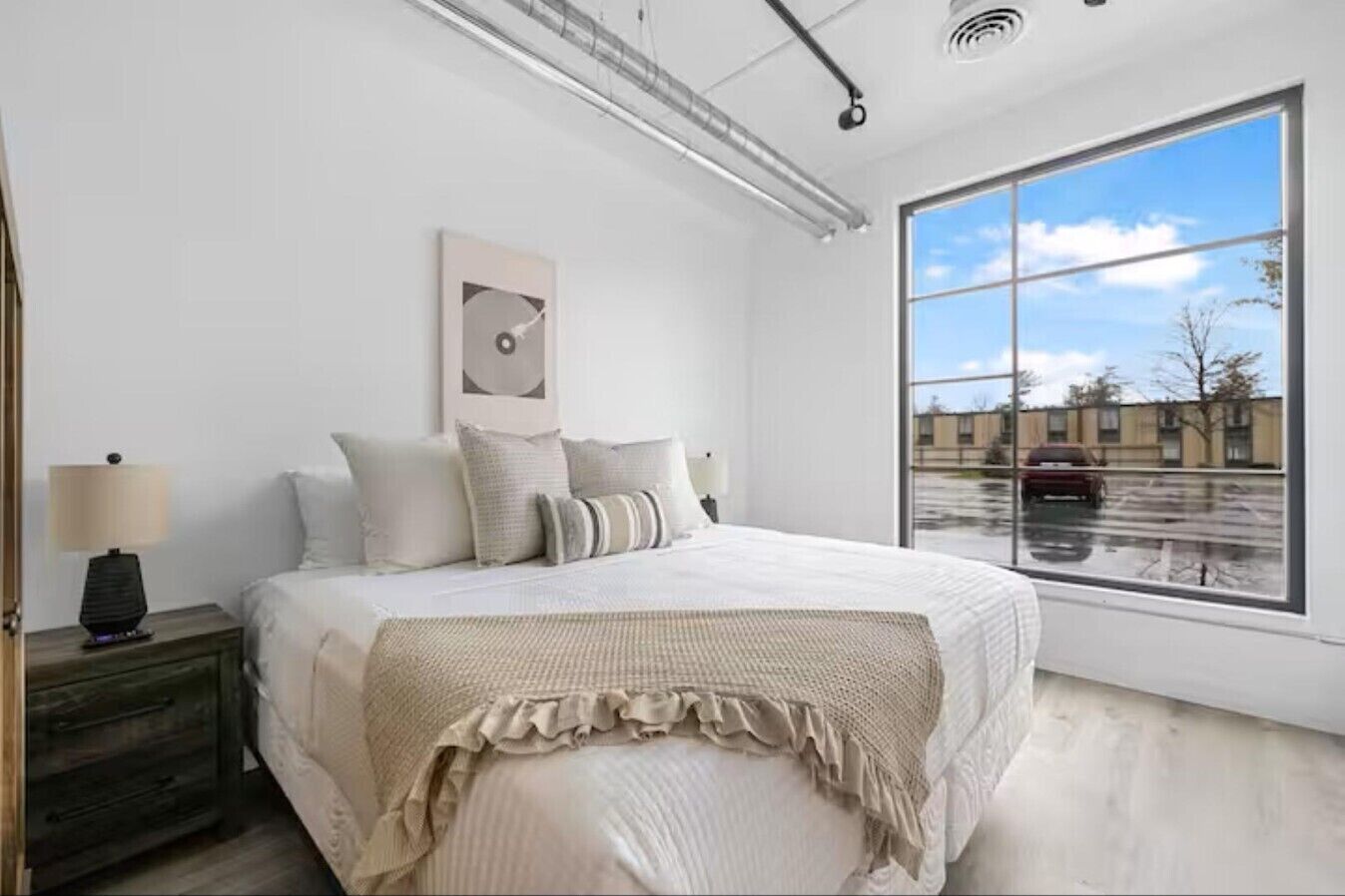 1 habitación, tabla de planchar con plancha, wifi y ropa de cama 