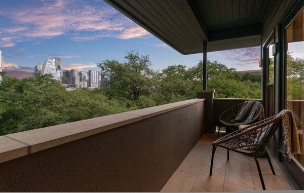 Downtown Retreat Sleeps 24 2 Pools Spas Gyms Game Rooms Fire Pit - Downtown Austin - Austin