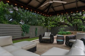 House - Downtown Oasis Heated Pool Spa Outdoor Living Dinning Game Room (Austin)