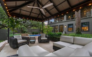House - Downtown Oasis Heated Pool Spa Outdoor Living Dinning Game Room (Austin)