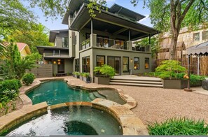 House - Downtown Oasis Heated Pool Spa Outdoor Living Dinning Game Room (Austin)