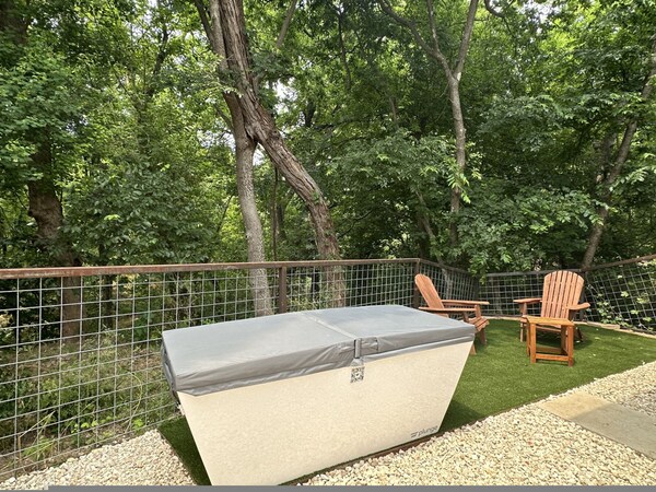 Wellness Retreat Cold Plunge Sauna Greenbelt - Austin, TX