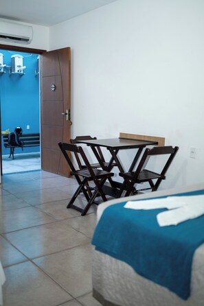 Twin Room | Minibar, iron/ironing board, free WiFi, bed sheets - Di Villa Búzios (Buzios)