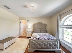 6 bedrooms, desk, free WiFi, bed sheets - Spacious 6-bedroom 7-bath house in beautiful Sebring (Sebring)