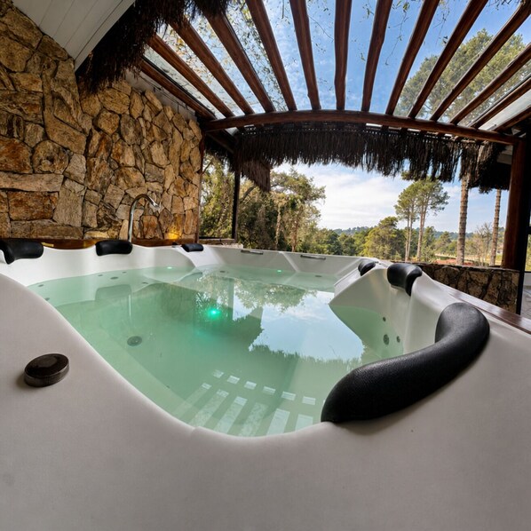 Pool - Majovi Casa & Spa: The best of luxury in Campos do Jordão. (Campos do Jordão)