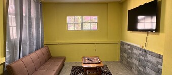 Wonderful 1-bedroom apartment with AC in Crabwood Creek.