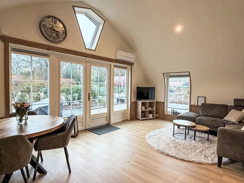 Rustige boscottage vlak bij Giethoorn by Interhome
