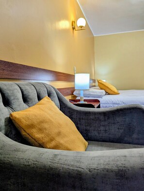 Desk, laptop workspace, free WiFi, bed sheets - San Lazaro (Arequipa)