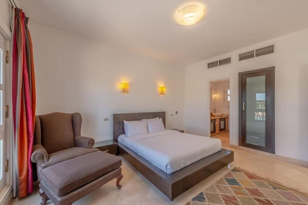 Villa, Lake View | Iron/ironing board, free WiFi