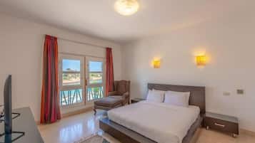 Villa, Lake View | Iron/ironing board, free WiFi