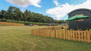 Cottage | Property grounds