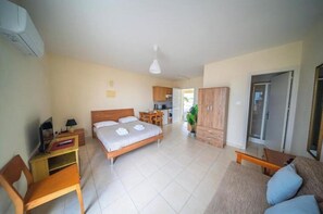 Unclassified image, 3 of 28, button - Peyia Pearl 18 – Sea View Studio (Pegeia)