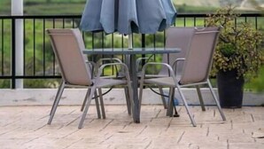 Outdoor dining - Peyia Pearl 30 – Elevated Sea View Studio (Pegeia)