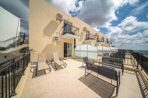 Terrace/patio - Peyia Pearl 27 – Sea View Studio w/ Large Veranda (Pegeia)