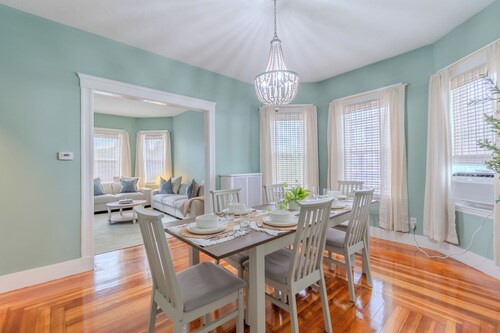 LARGE 3BR + fun Game Room! NEW Furniture! Near Tufts, MIT, Harvard