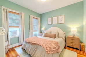 3 habitaciones, tabla de planchar con plancha, wifi y ropa de cama