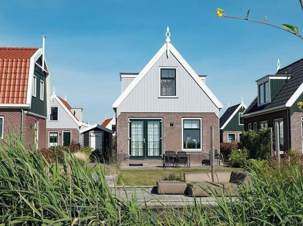 Exterior - Holiday Home in Uitdam With Sauna (Uitdam)