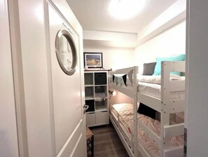 2 bedrooms, iron/ironing board, WiFi, bed sheets - Beach54 Damp Wellness Loft – Ocean View, Sauna & a Relaxing Getaway on the Baltic Sea (Damp)