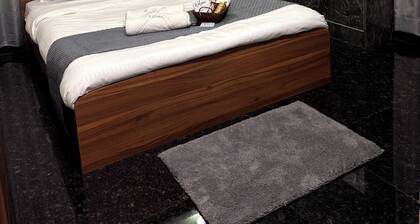 Luxury Stay 20 mins away from Airport!