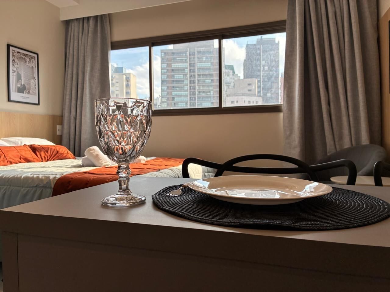 Appartement Confort, 1 grand lit, cuisine, vue ville