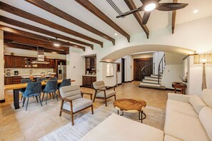 Living area - Villa Lima – Relaxing 2-Bedroom Oasis in Hacienda Pinilla (Tamarindo)