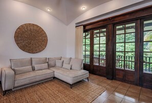 Living area - Villa Lima – Relaxing 2-Bedroom Oasis in Hacienda Pinilla (Tamarindo)