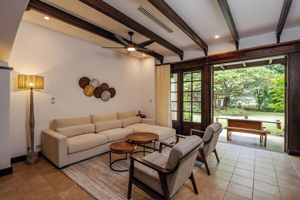 Living area - Villa Lima – Relaxing 2-Bedroom Oasis in Hacienda Pinilla (Tamarindo)