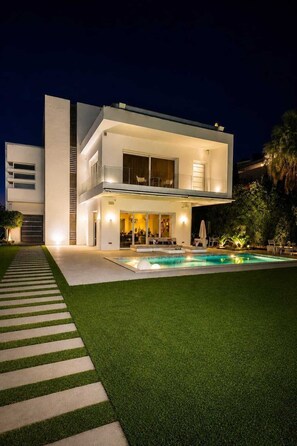 Exterior - Premium Villa with Pool and Large Garden S 15 (Tunis)